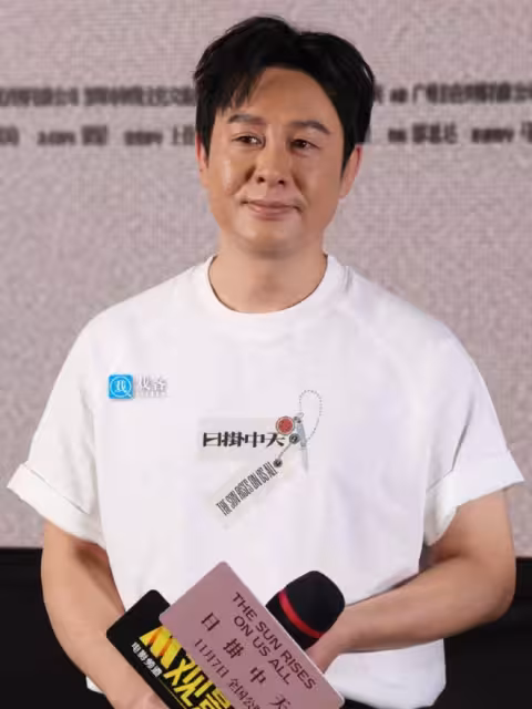 張頌文被送錦旗了!他救助半昏迷的石先生:換誰都會這樣做的