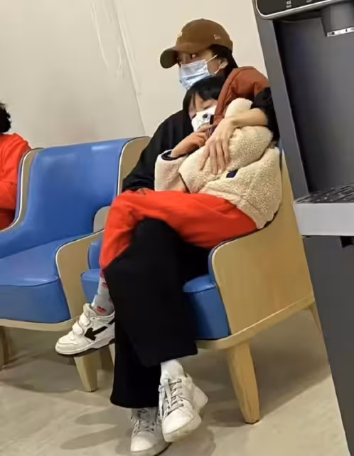 黃曉明侄子一歲生日，baby一個舉動獲黃曉明家人認可，網友贊復合