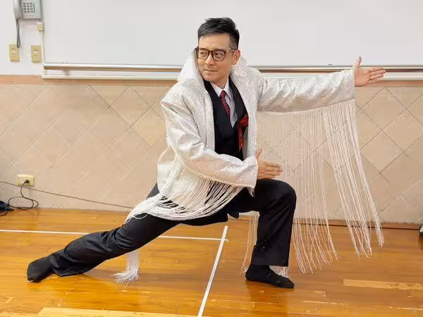 《星光》男星求岳父認可…抱老婆「雙人公主轉」　最萌身高差曝光