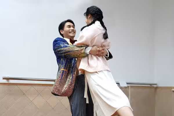 《星光》男星求岳父認可…抱老婆「雙人公主轉」　最萌身高差曝光