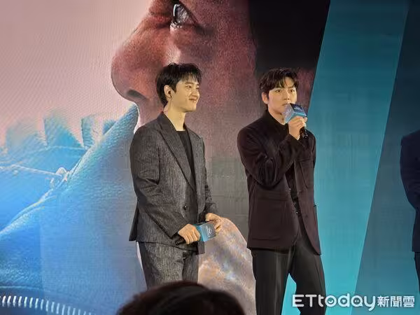 香港直擊/記者告白:我是EXO粉絲!D.O.羞笑「變回偶像」反應超紳士