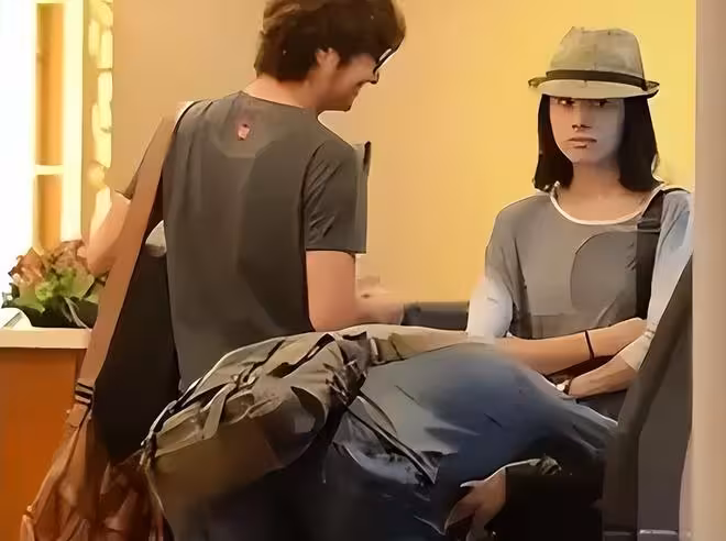 卓偉曝著名男星離婚已不可挽回，更多猛料曝光網友順藤摸瓜，炸了