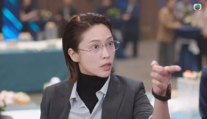 TVB女星演霸氣企業家,氣場不輸佘詩曼!CP感拉滿!兩人擁吻劇照瘋傳!