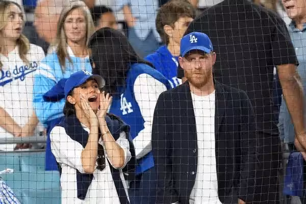哈里王子低調轉型,梅根火力全開!王室專家揭秘背後驚人戰略