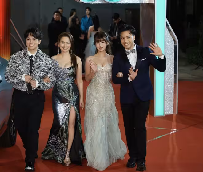 TVB女星紅毯變剝皮香蕉,被吐槽變時裝車禍!港姐出奇招「斗胸」大盤點!