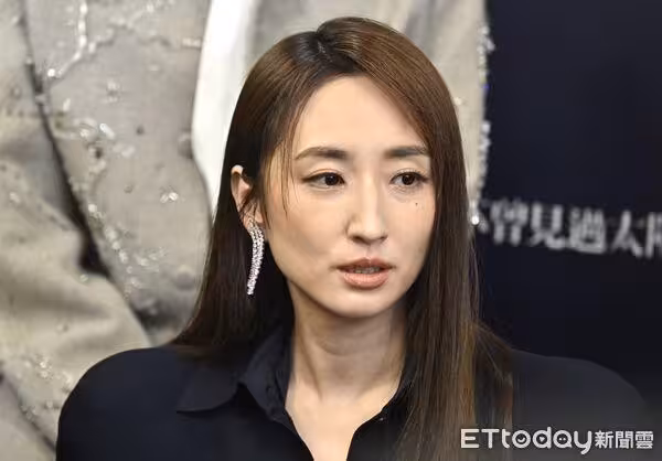 直擊/坤達遭求刑2年8月現況曝光 柯佳嬿首公開露面親認:不知情