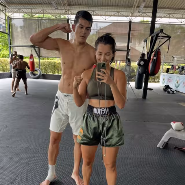 恭喜!30歲港姐冠軍官宣戀情!大曬與模特男友甜蜜合照!自爆擔心公開會毀事業