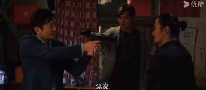 鄭曉龍首拍國安劇殺青,郭京飛宋茜領銜,周冬雨客串,陣容太吸睛