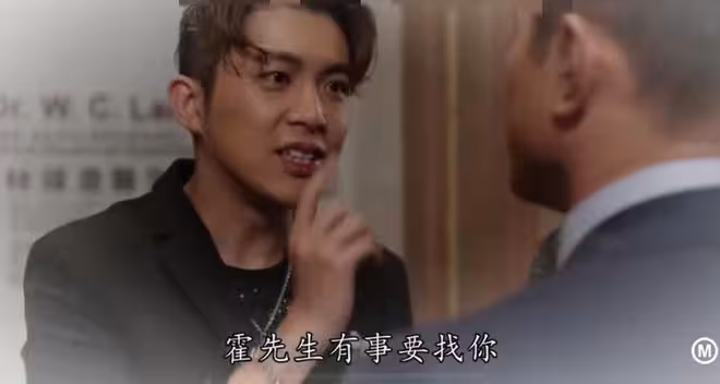 TVB前小生被爆夜場做酒保！為掙錢甘願做服務員搬運工等！自稱收入多過TVB！