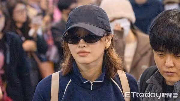 直擊/子瑜隨TWICE返韓!點頭「回家唱得很開心」 200歌迷暖送機