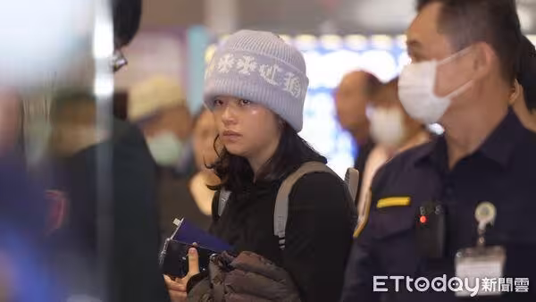 直擊/子瑜隨TWICE返韓!點頭「回家唱得很開心」 200歌迷暖送機