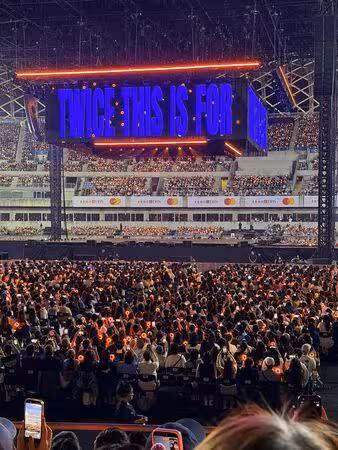 TWICE高雄開唱VIP粉絲傳災情!遭強光照射 換位、退費辦法曝光