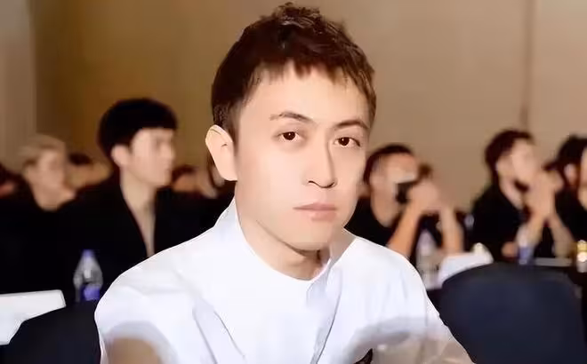 比王思聰還壕的秦奮,3.6億飛機代步,他的來頭到底有多大?