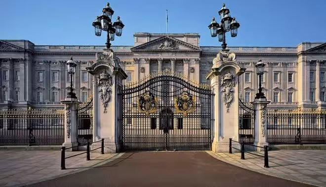 英國王室再爆大動作!安德魯王子被「除名」,連名字都被改了…