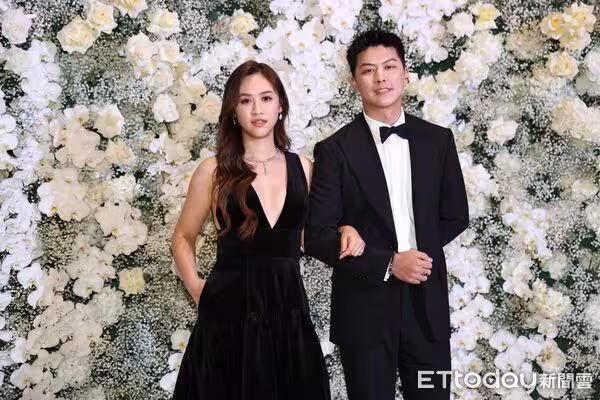 邱澤婚禮/SANDY胸部挖空帶老公 陶子帶女兒爆邱許夫妻私下內幕