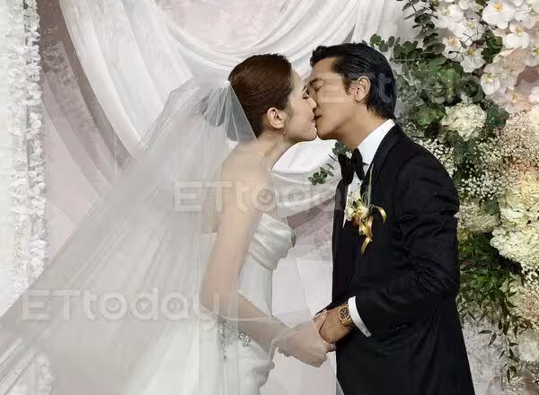 獨/美到像拍電影! 邱澤、許瑋寧「閉眼深吻」內部照曝光 賓客:好感動