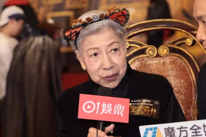 91歲TVB老戲骨疑低調離巢！官網遭除名！早前摔倒住院後仍拄拐杖宣傳新劇