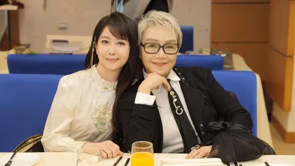 55歲玉女歌手罕見露面！　「超狂真實狀態」曝光...獲頒藝術成就獎