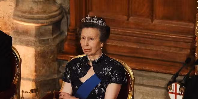 安妮公主忙到飛起，連凱特「復出」聖誕音樂會都遺憾錯過！