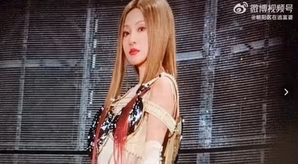 張韶涵演唱會驚見「分身」!AI換臉無縫接軌 萬人驚呼:太會玩