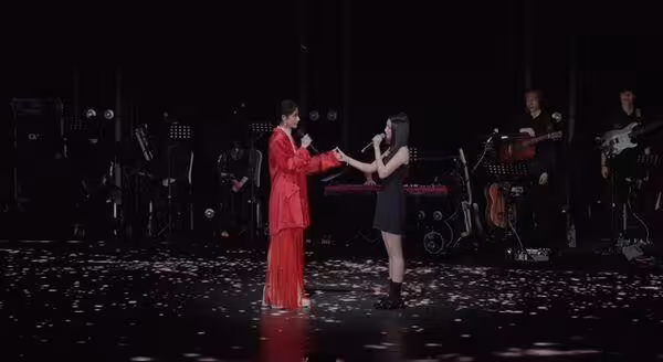 李千娜才剛唱「腿軟站不直」! 驚喜合體愛女「下秒被趕下台」