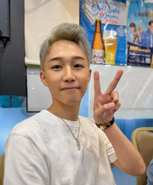恭喜!TVB小生迎娶珠寶世家千金!男方曾做服務員搬運工!承認太太家世顯赫!