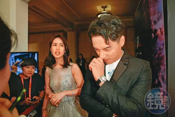 被目擊「狂掃9個A貨包」寵小薰!鄭人碩現金一次付清 昔日真相曝