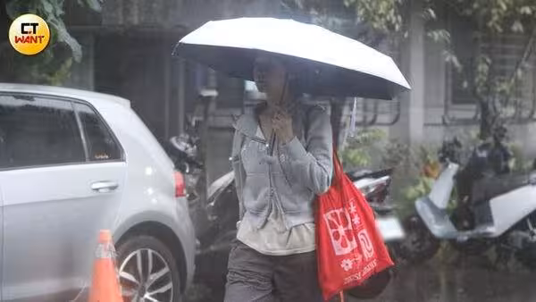 曾自稱母胎單身!林廷憶爆「穩交」 神秘同居人貼心忙進忙出