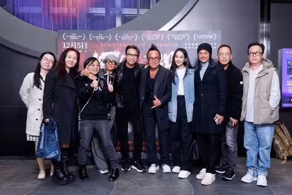 張鈞寧版《默殺》在台灣上映了!帶導演男友「合體媽媽」畫面曝光