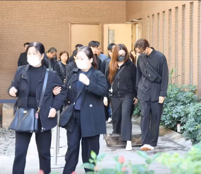 51歲馬國明父親離世！今早低調出殯！太太湯洛雯細心照顧婆婆！
