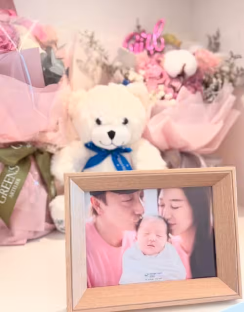 45歲香港男星女兒出生變曬娃狂魔!再爆女兒萌照!周勵淇:好像你