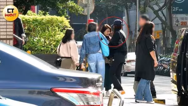 TWICE子瑜低調返台！　最高規格護駕「工作一天燦笑下班」