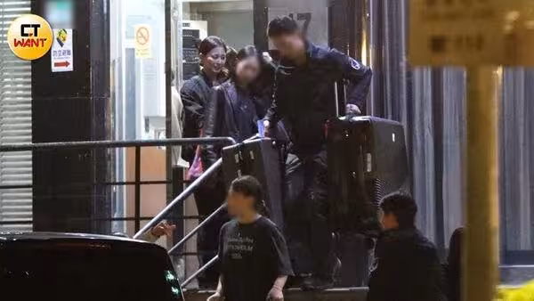 TWICE子瑜低調返台！　最高規格護駕「工作一天燦笑下班」
