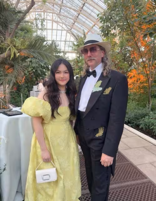 在謝霆鋒的襯托下李湘王詩齡母女被吐槽像「小丑」，吃相的確難看