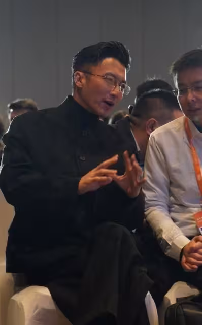 在謝霆鋒的襯托下李湘王詩齡母女被吐槽像「小丑」，吃相的確難看