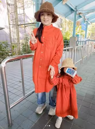徐佳瑩難得PO女兒照!穿「超萌母女裝」逛動物園 慶祝3歲生日全被拍