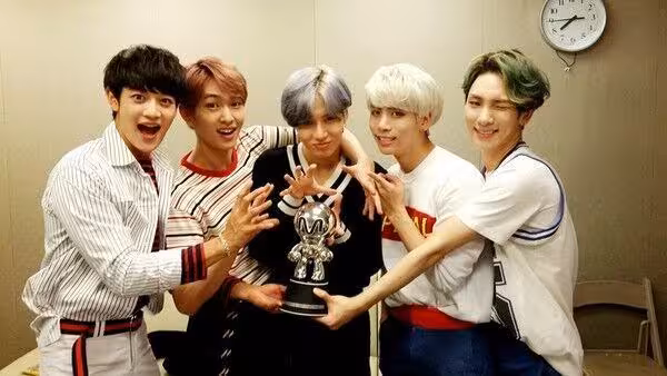 SHINee鍾鉉離世8周年「官方PO照發聲」!珉豪秒轉發 萬人湧入淚崩