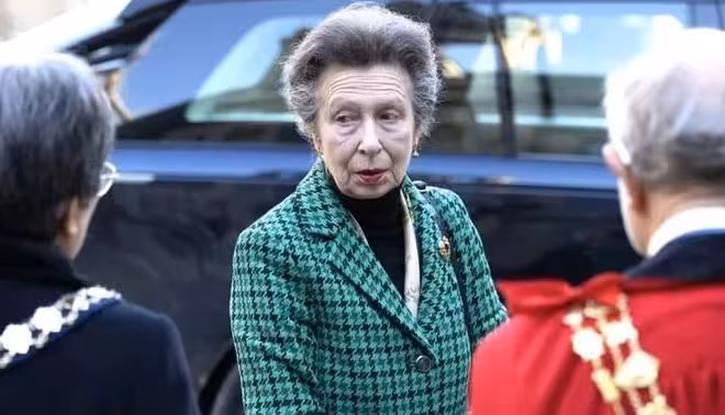 安妮公主突聞噩耗,白金漢宮公開親筆信內容引全網淚目