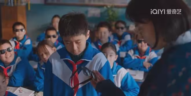 《老舅》:陳廠長救崔國明一命!李小珍才知,崔家真正的貴人出現