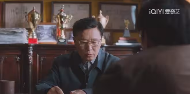 《老舅》：陳廠長救崔國明一命！李小珍才知，崔家真正的貴人出現