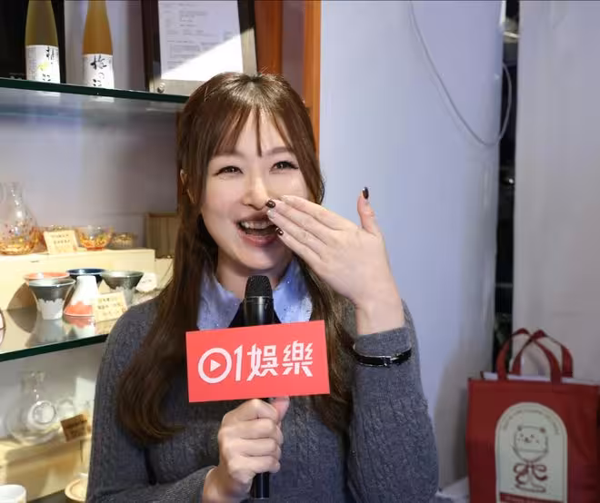 TVB前童顏女星現身!如今39歲仍單身!現場吐槽記者:還不是你們炒作