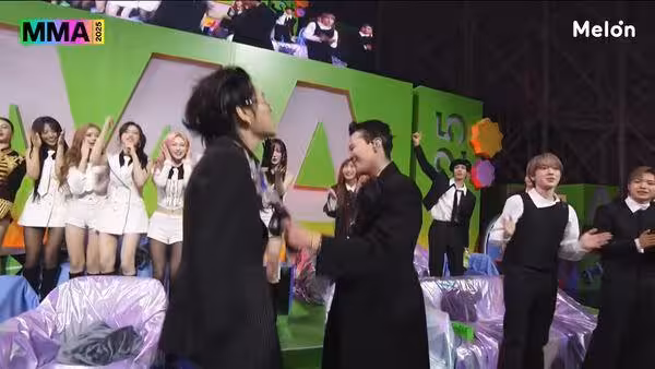 MMA/王者GD深V開到胸下!太陽、大聲驚喜現身大螢幕 全場嗨了