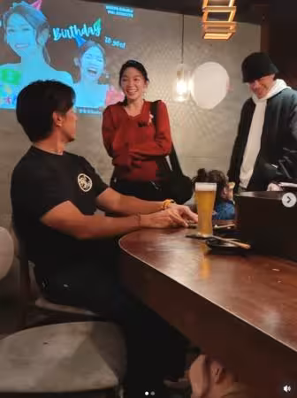 Junior騙還在拍戲！林萱瑜躲桌底 曾智希「就在眼前沒發現」慶生超驚喜