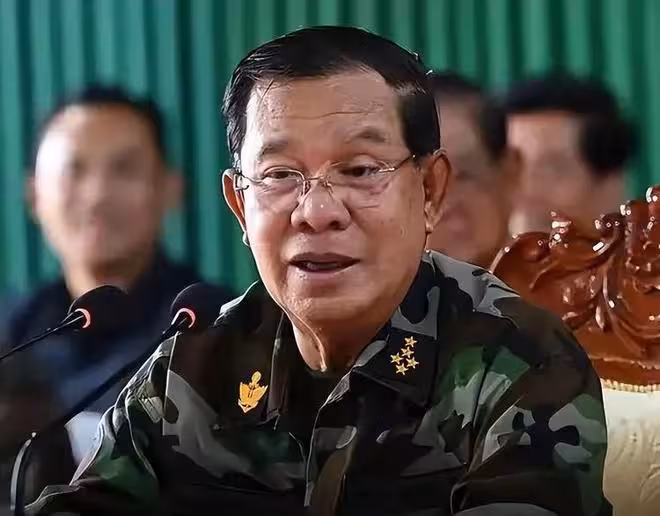 柬埔寨國王:72歲孑然一身,與老母相依為伴,現代版漢獻帝