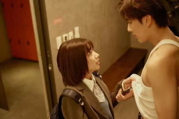 泰國「醫學院天菜」來了!Gorn大銀幕首作《愛的戀習生》 一月初確定來台