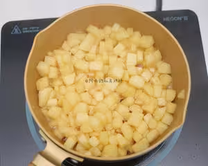 秋天來啦！改吃全麥焦糖蘋果肉桂卷啦！