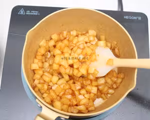 秋天來啦！改吃全麥焦糖蘋果肉桂卷啦！