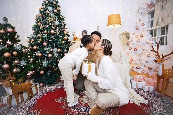 王陽明感性「驚訝你還在」 10年婚告白蔡詩芸:每一世都要找到你
