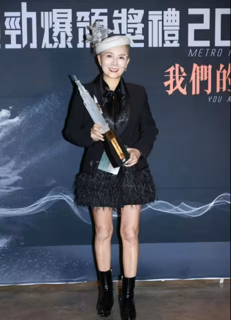 TVB抗癌女星出新歌獲獎!稱司儀一句話感覺被冒犯:聽著實在刺耳