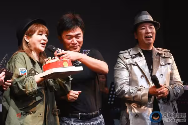曹西平從歌手轉戰主持 開過演唱會憲哥帶隊捧場